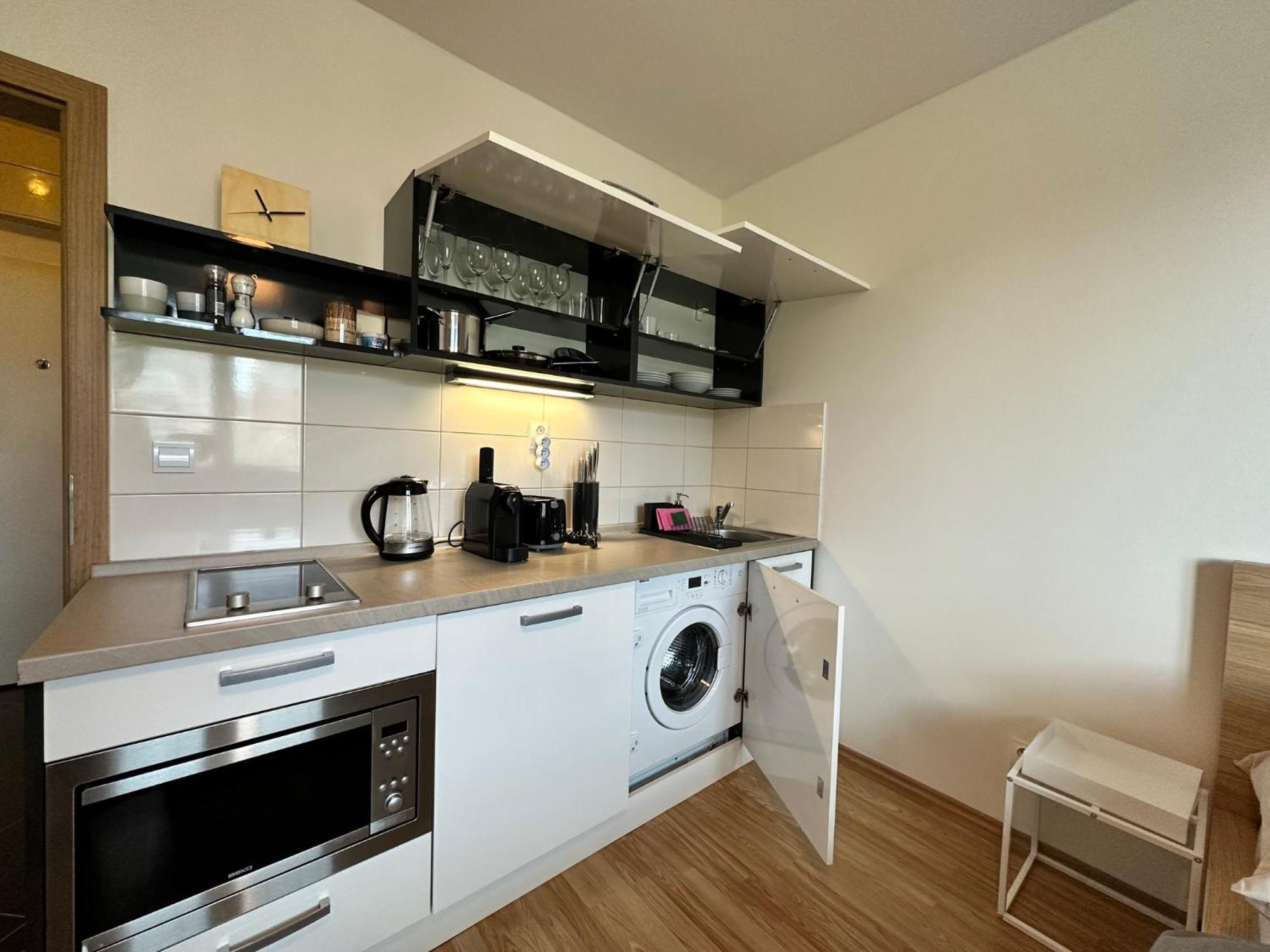 Cozy Studio Apartment In The Wider Center Pressburg Exterior foto